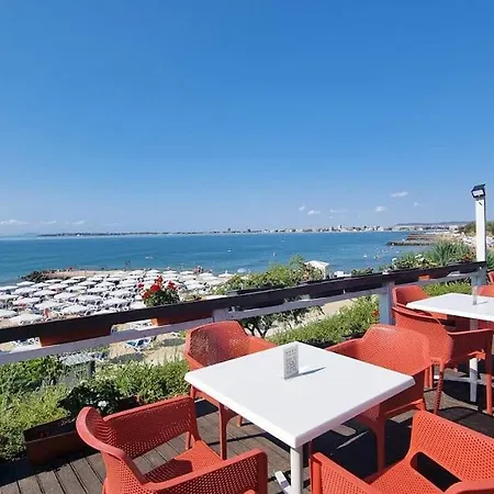 каса реал с 2 спальнями 2 этаж Apartment Sveti Vlas