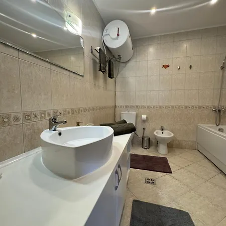 каса реал с 2 спальнями 2 этаж Apartment *